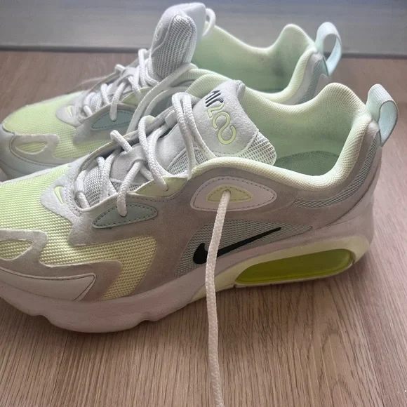Nike Air Max 200 Pistachio FrostWomen's Sneakers Size 7 - Picture 3 of 10